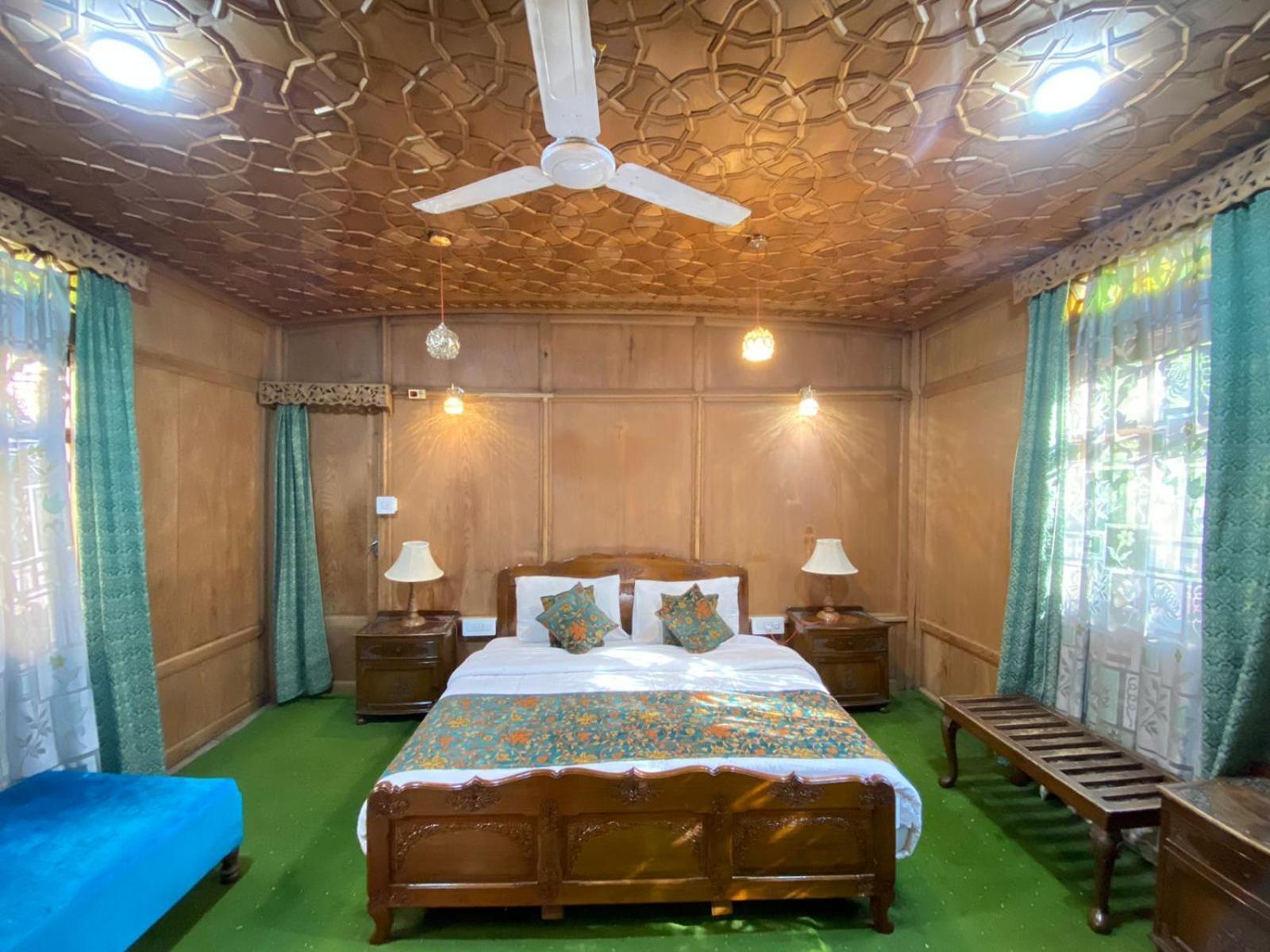 Nazneen Group Of Houseboats Srīnagar Exterior foto
